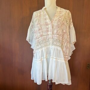 Akemi & Kin ruffled top